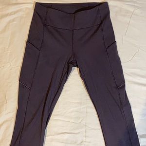 Lululemon Maroon Cropped Pants. Size 6.